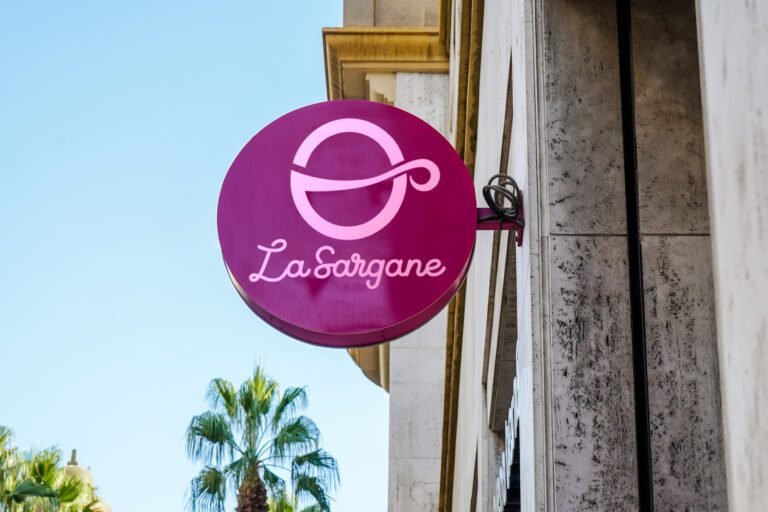 enseigne la sargane